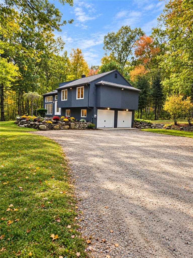28 Hartford Pike, Foster, RI 02825