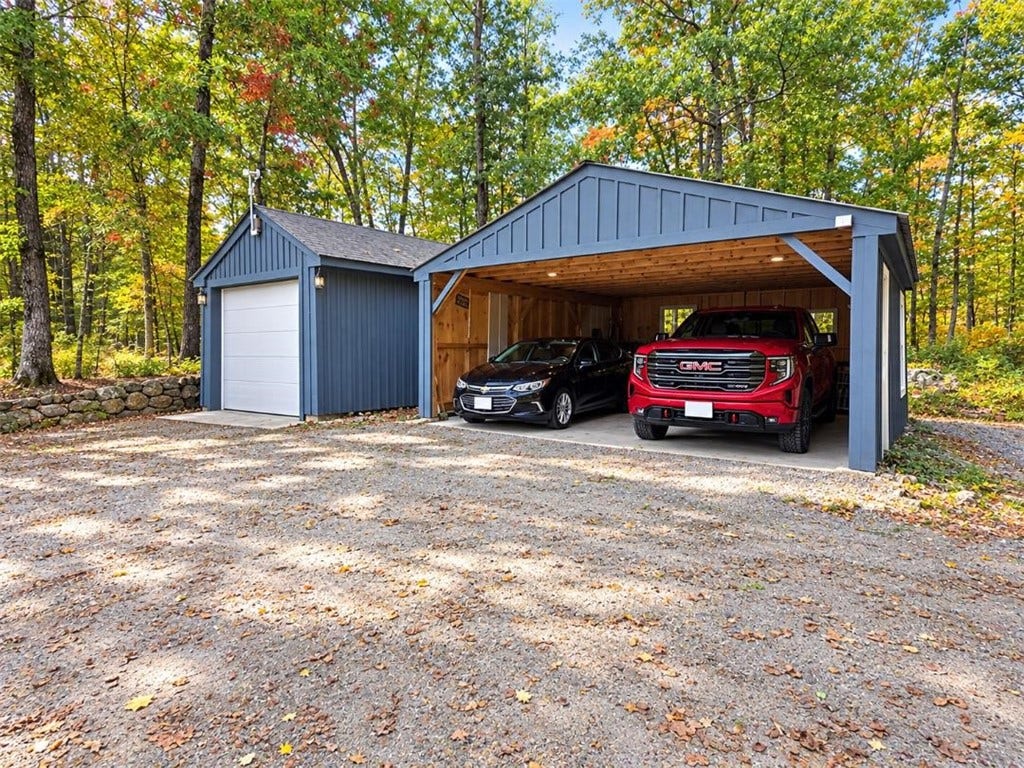 28 Hartford Pike, Foster, RI 02825