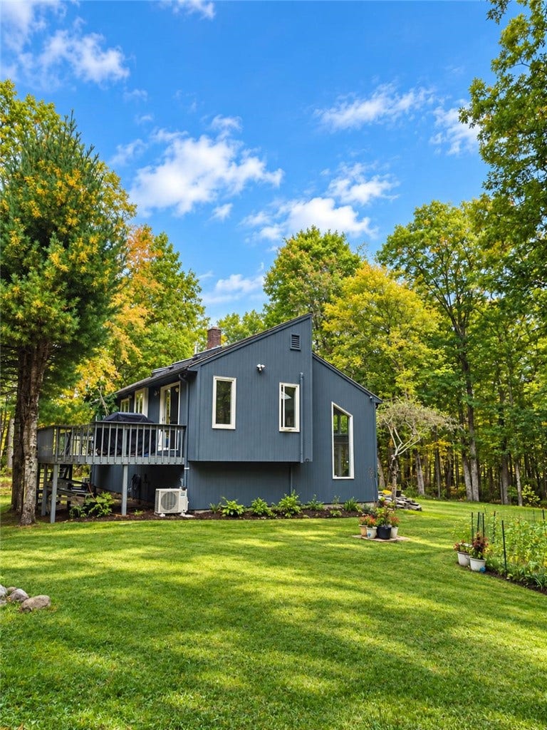 28 Hartford Pike, Foster, RI 02825