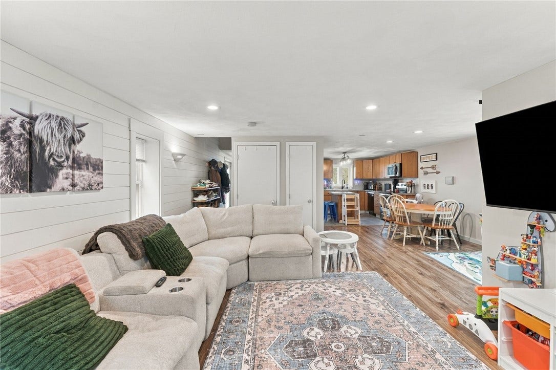 453 Greenville Avenue, Johnston, RI 02919 453 Greenville Avenue, Johnston, RI 02919