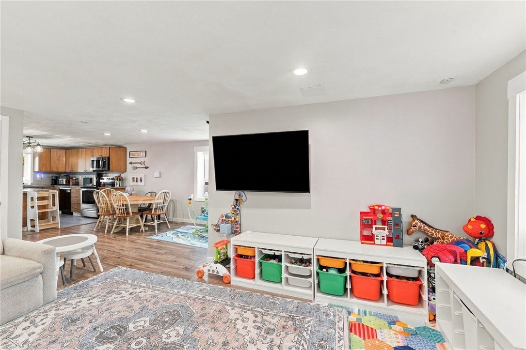 453 Greenville Avenue, Johnston, RI 02919 453 Greenville Avenue, Johnston, RI 02919