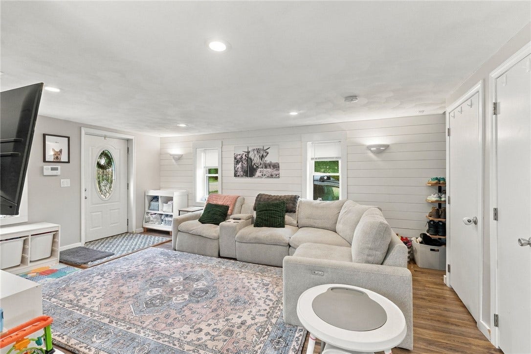 453 Greenville Avenue, Johnston, RI 02919 453 Greenville Avenue, Johnston, RI 02919