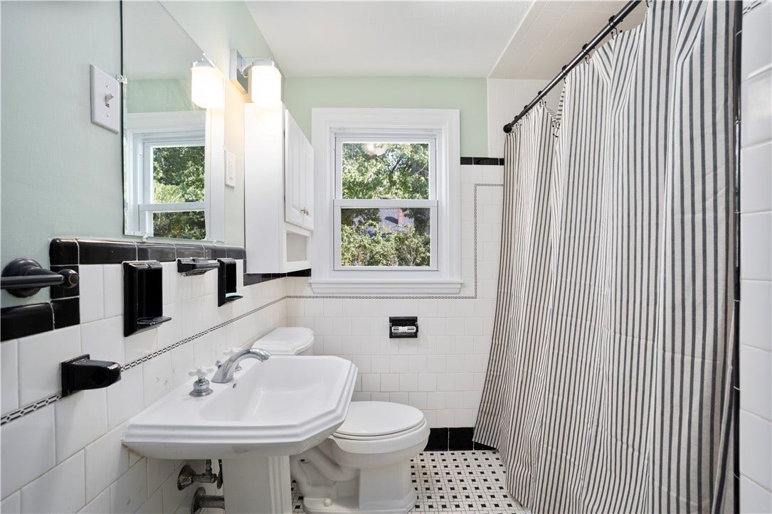 15 Kinne Street, West Warwick, RI 02893