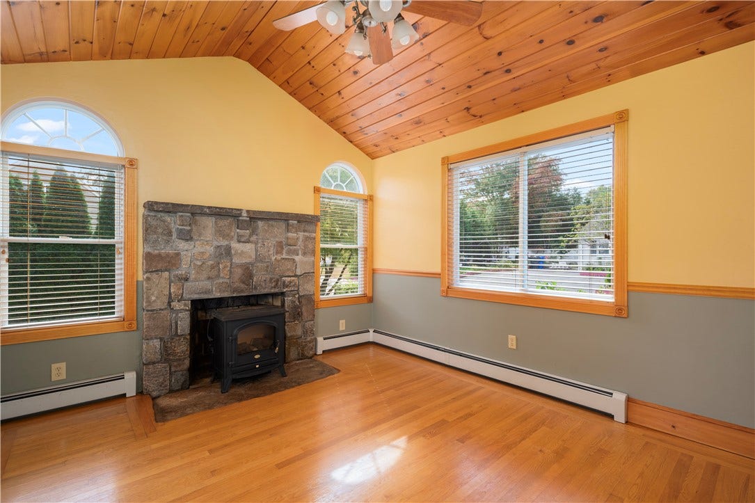 15 Kinne Street, West Warwick, RI 02893