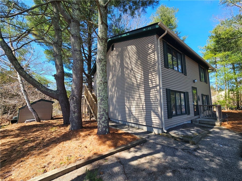 3 Lakeview Drive, Narragansett, RI 02882 3 Lakeview Drive, Narragansett, RI 02882