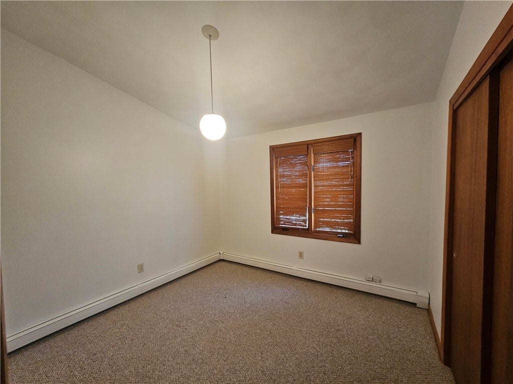 3 Lakeview Drive, Narragansett, RI 02882 UPPER LEVEL