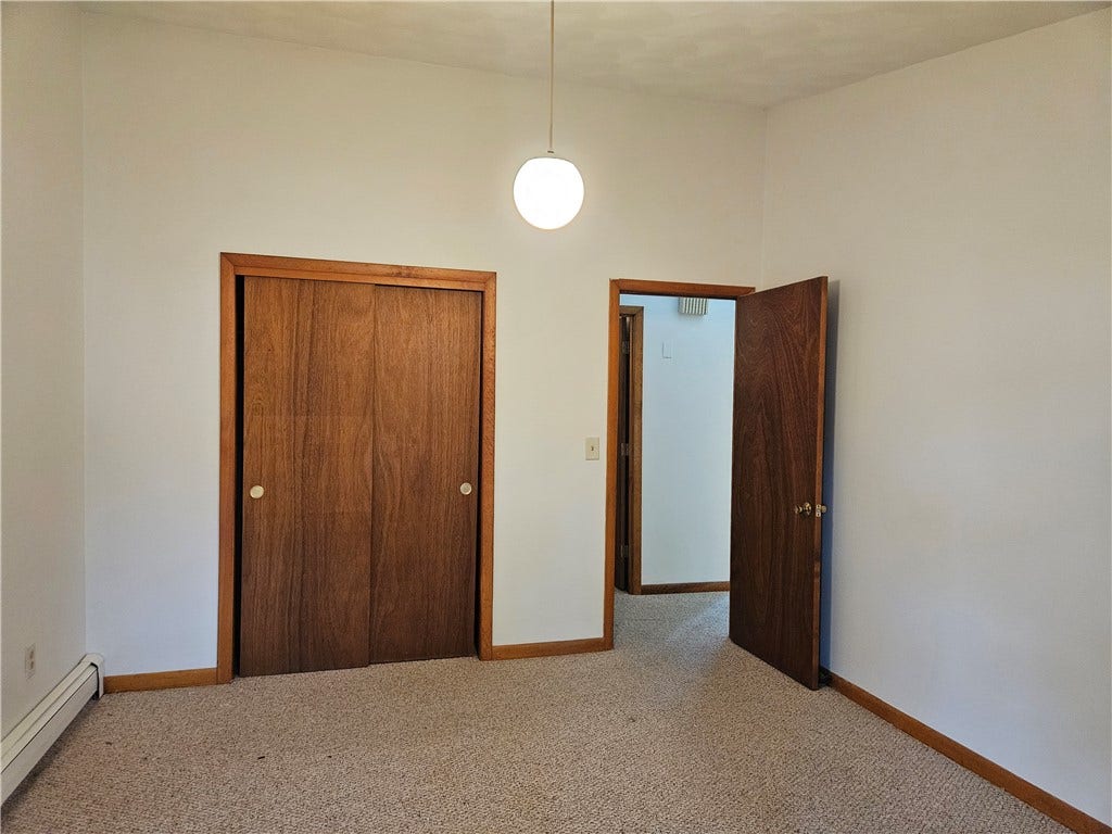 3 Lakeview Drive, Narragansett, RI 02882 UPPER LEVEL
