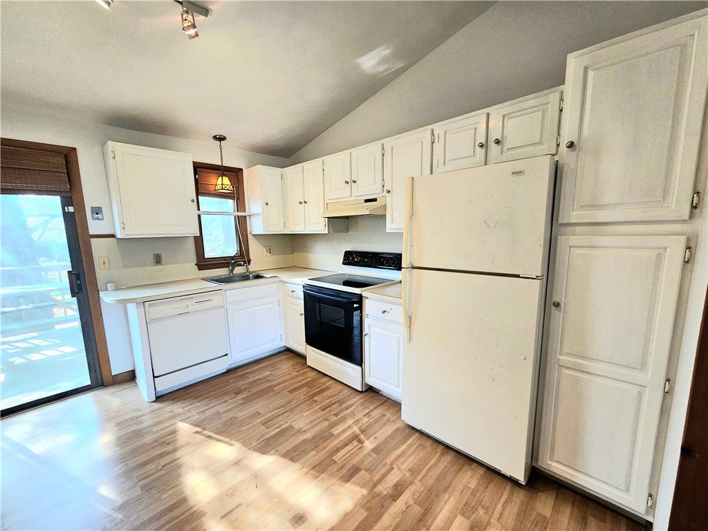 3 Lakeview Drive, Narragansett, RI 02882 3 Lakeview Drive, Narragansett, RI 02882
