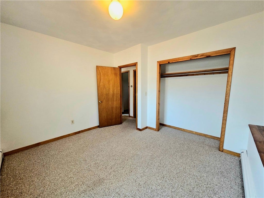 3 Lakeview Drive, Narragansett, RI 02882 LOWER LEVEL