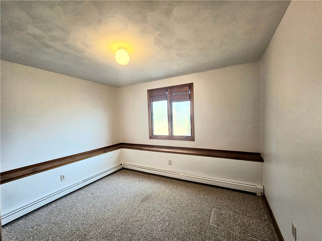 3 Lakeview Drive, Narragansett, RI 02882 LOWER LEVEL