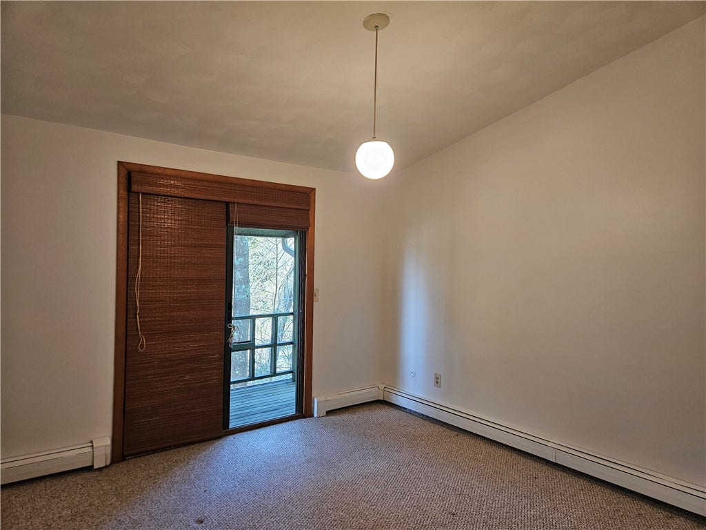 3 Lakeview Drive, Narragansett, RI 02882 UPPER LEVEL