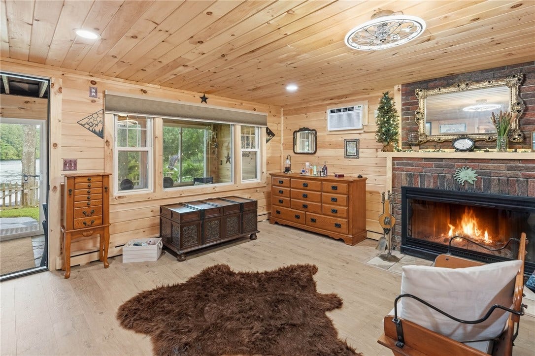 55 Slater Drive, Burrillville, RI 02830 55 Slater Drive, Burrillville, RI 02830