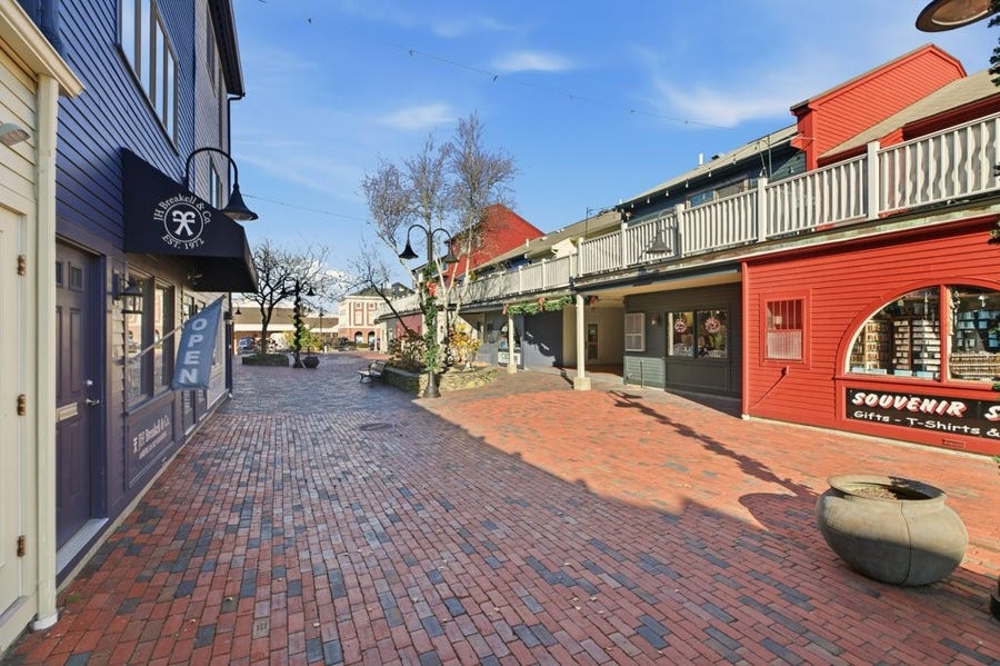 Property photo for 214 Goddard Row, Newport, RI