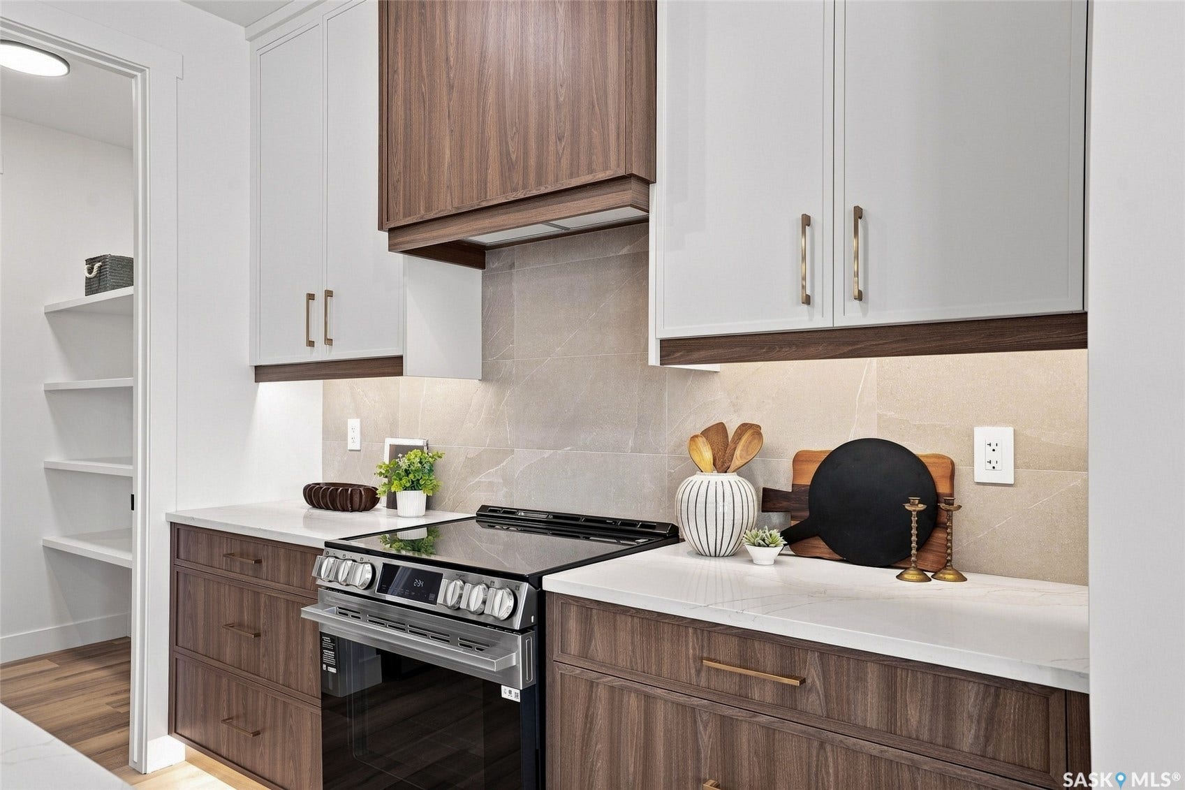 102 Cockcroft Manor, Saskatoon SK S7V 1Y5