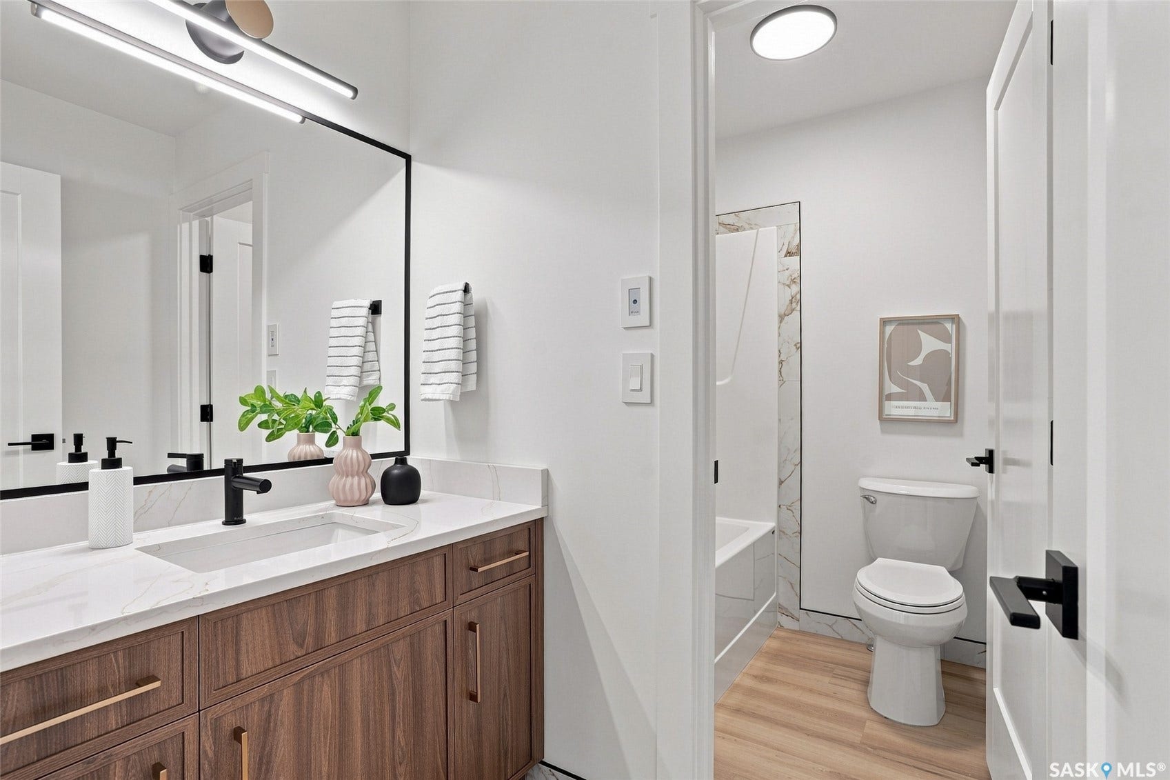 102 Cockcroft Manor, Saskatoon SK S7V 1Y5