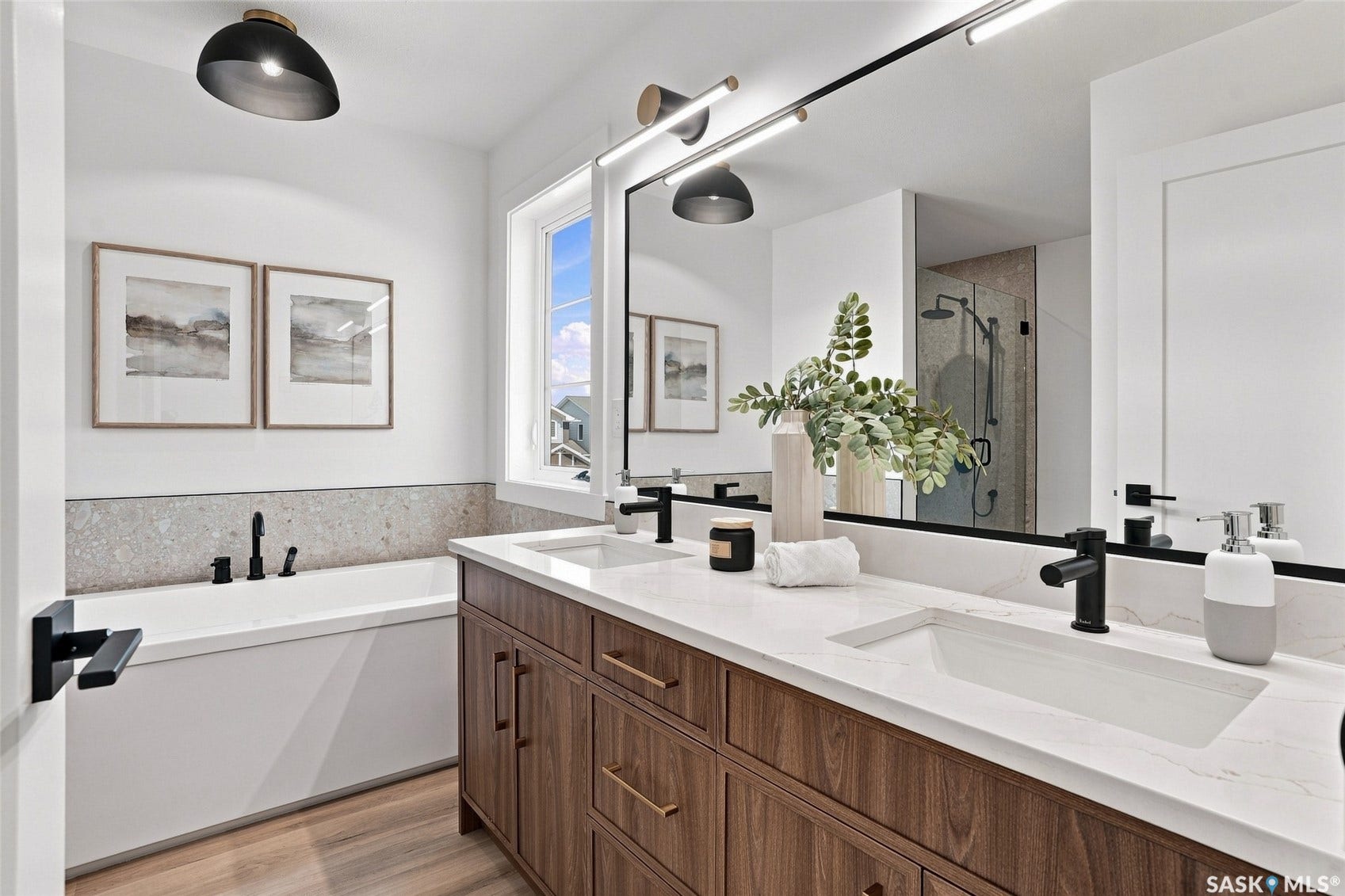 102 Cockcroft Manor, Saskatoon SK S7V 1Y5