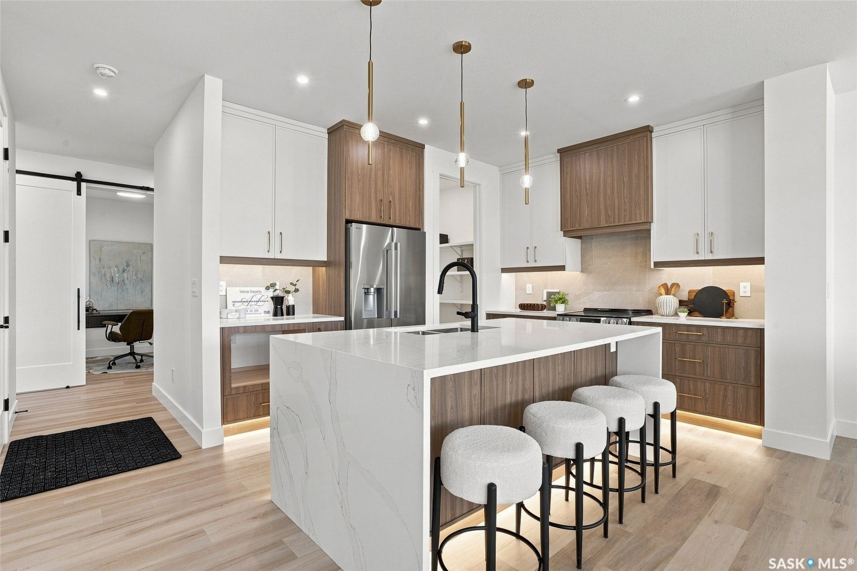 102 Cockcroft Manor, Saskatoon SK S7V 1Y5