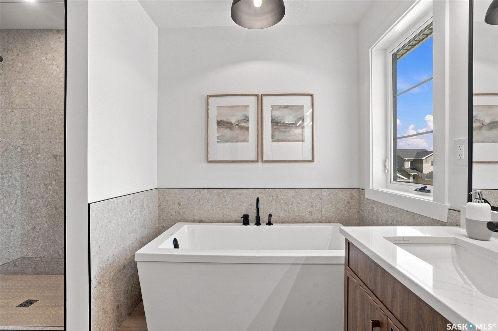 102 Cockcroft Manor, Saskatoon SK S7V 1Y5