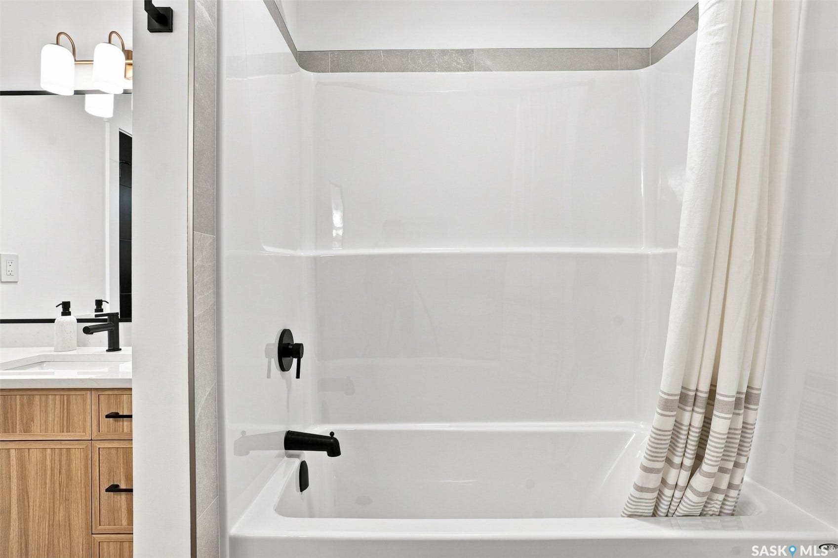 106 Cockcroft Manor, Saskatoon SK S7V 1Y5
