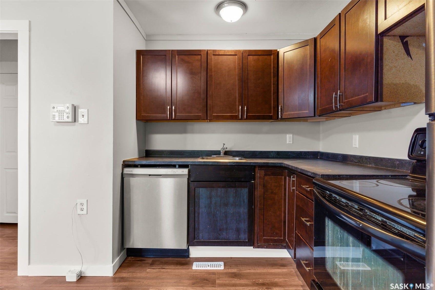 1247 King Street, Regina SK S4T 4G1