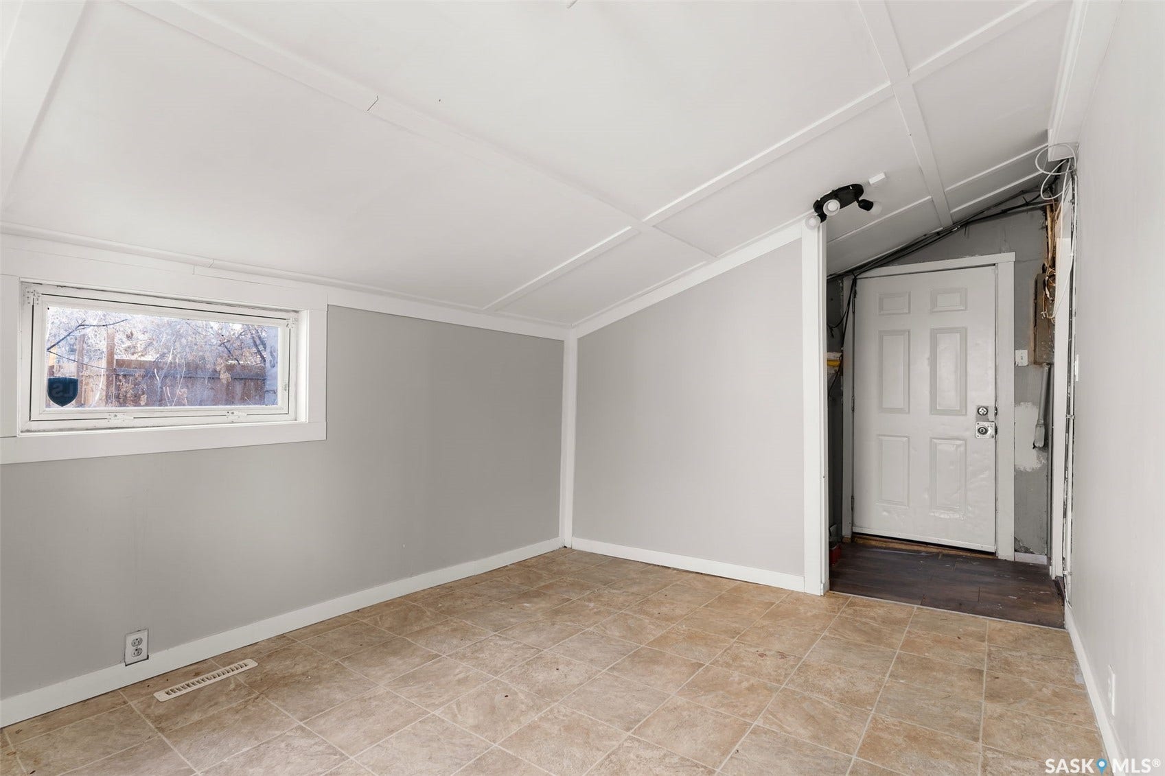 1247 King Street, Regina SK S4T 4G1