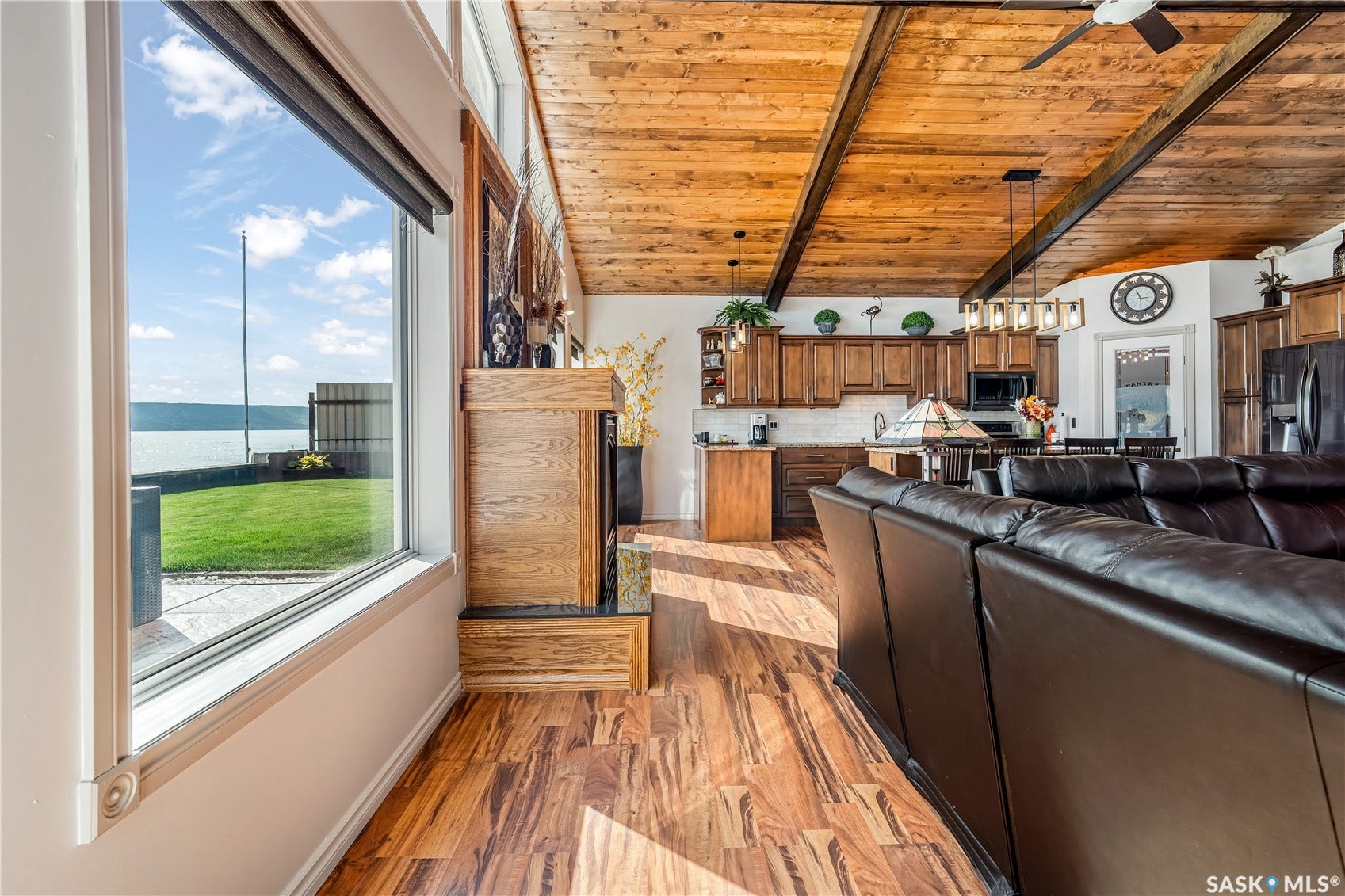 Large windows open to lake