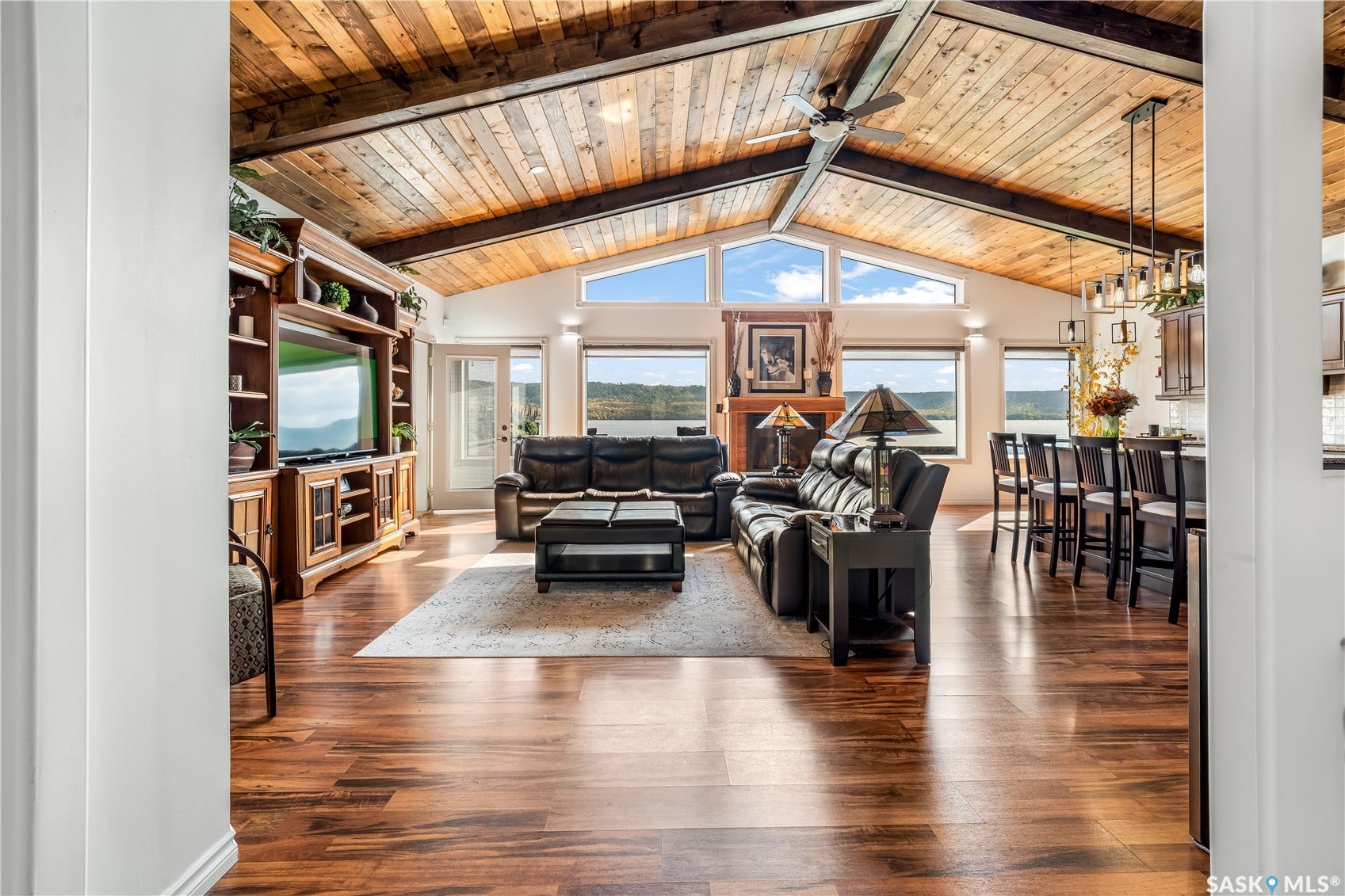 Spacious living room overlooking the lake