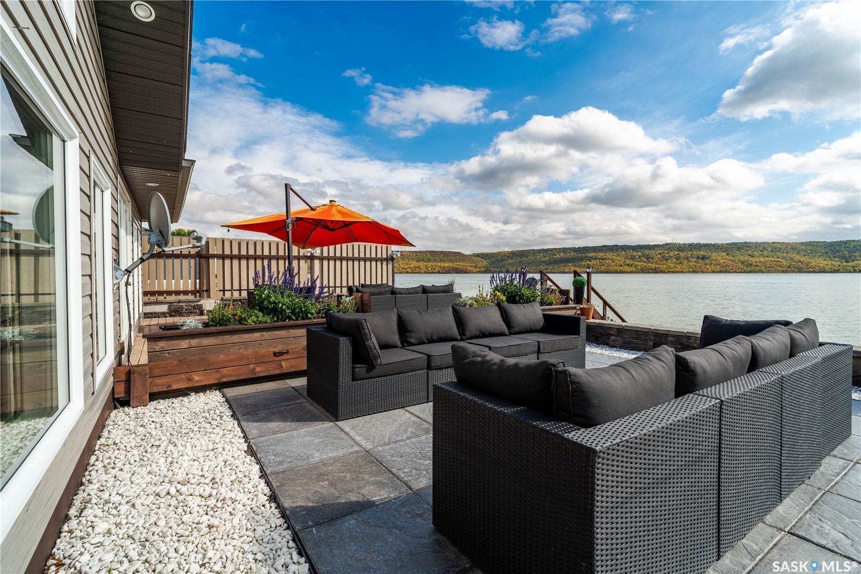 patio lakefront