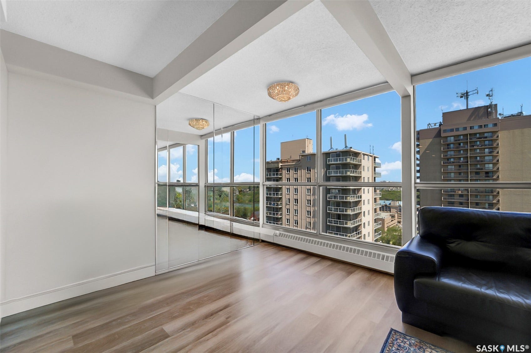 315 5th Avenue N, #2001, Saskatoon SK S7K 5Z8