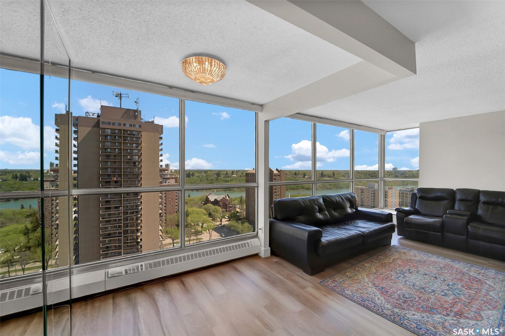 315 5th Avenue N, #2001, Saskatoon SK S7K 5Z8