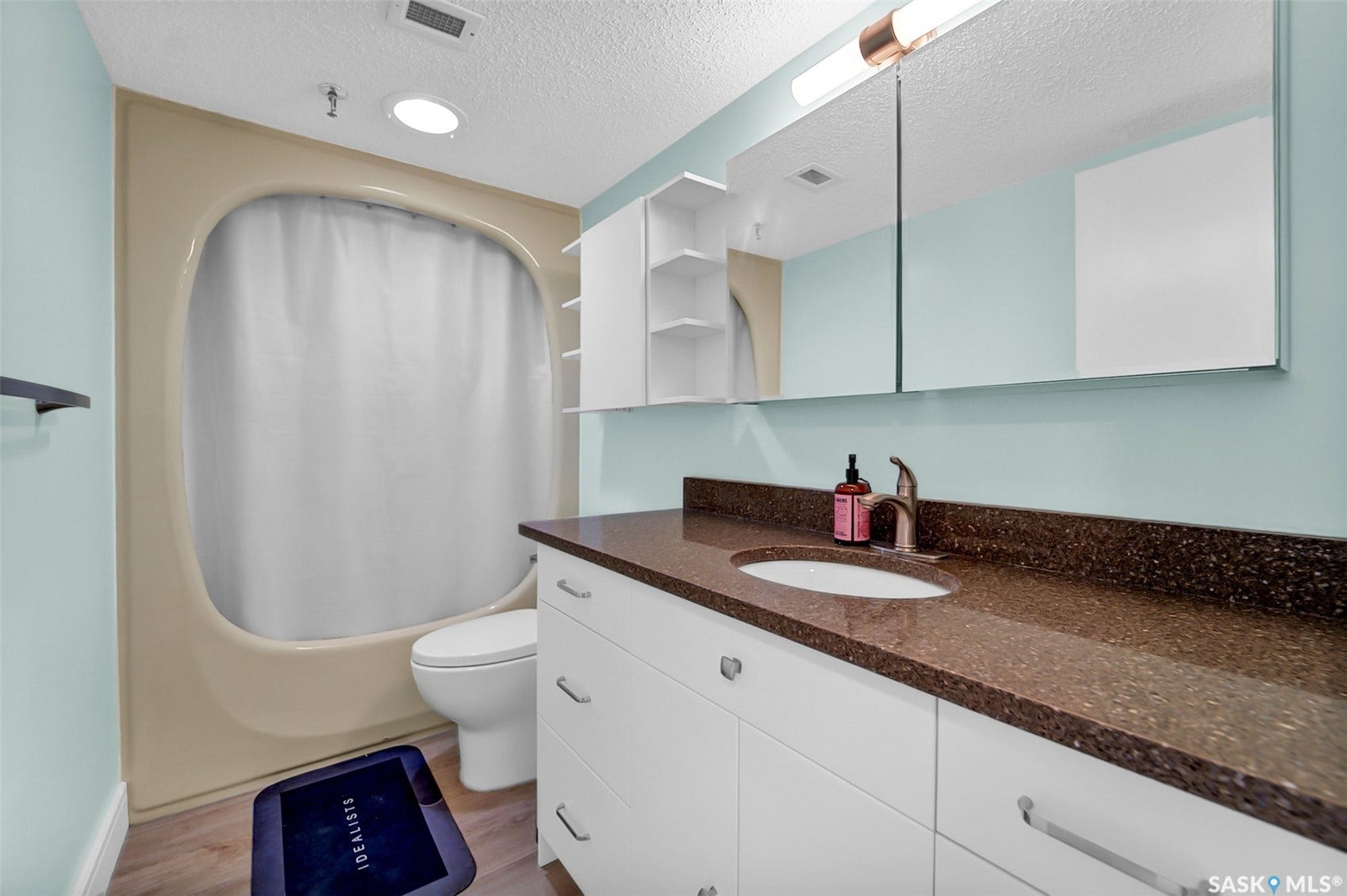 315 5th Avenue N, #2001, Saskatoon SK S7K 5Z8