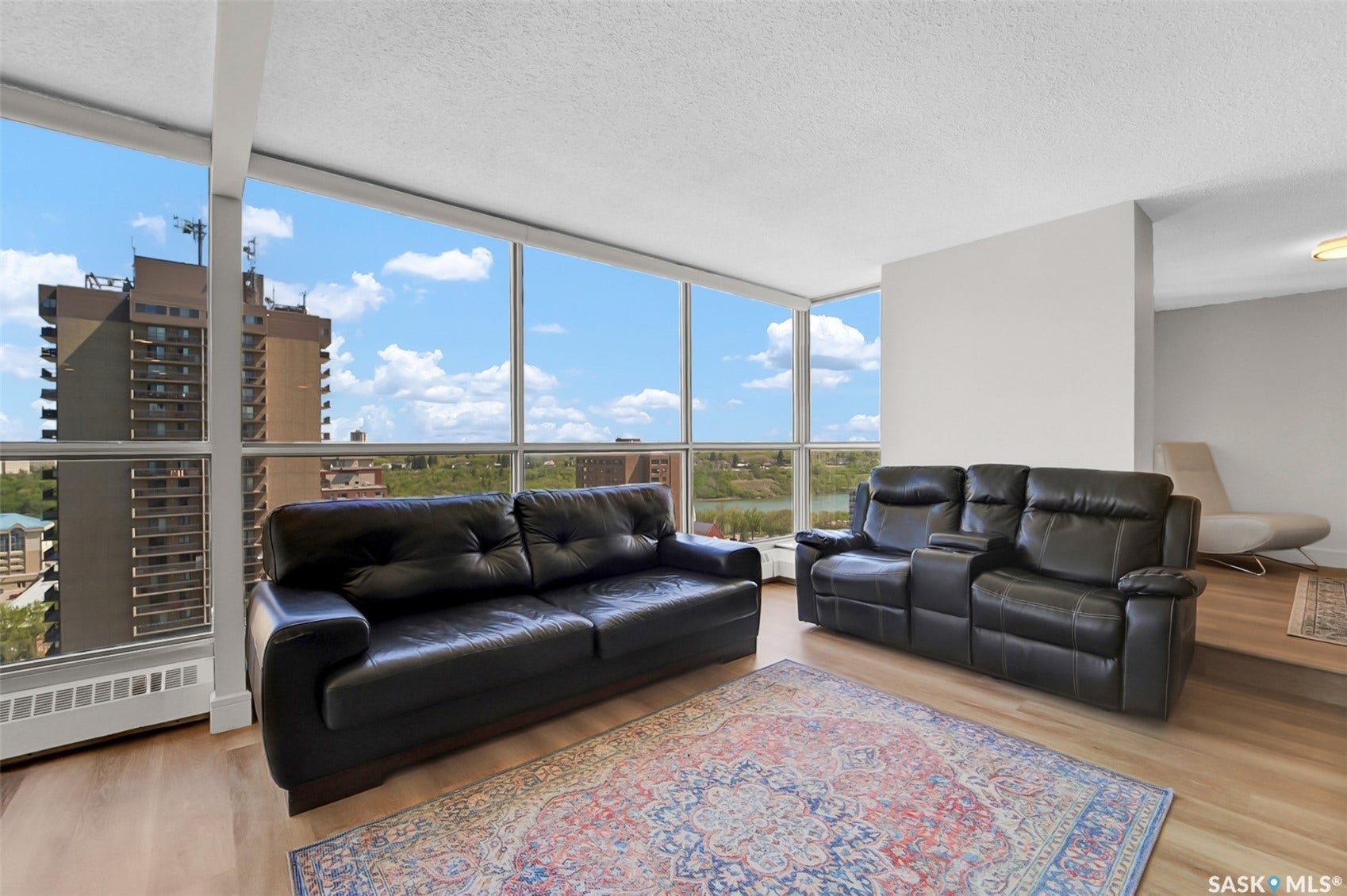 315 5th Avenue N, #2001, Saskatoon SK S7K 5Z8