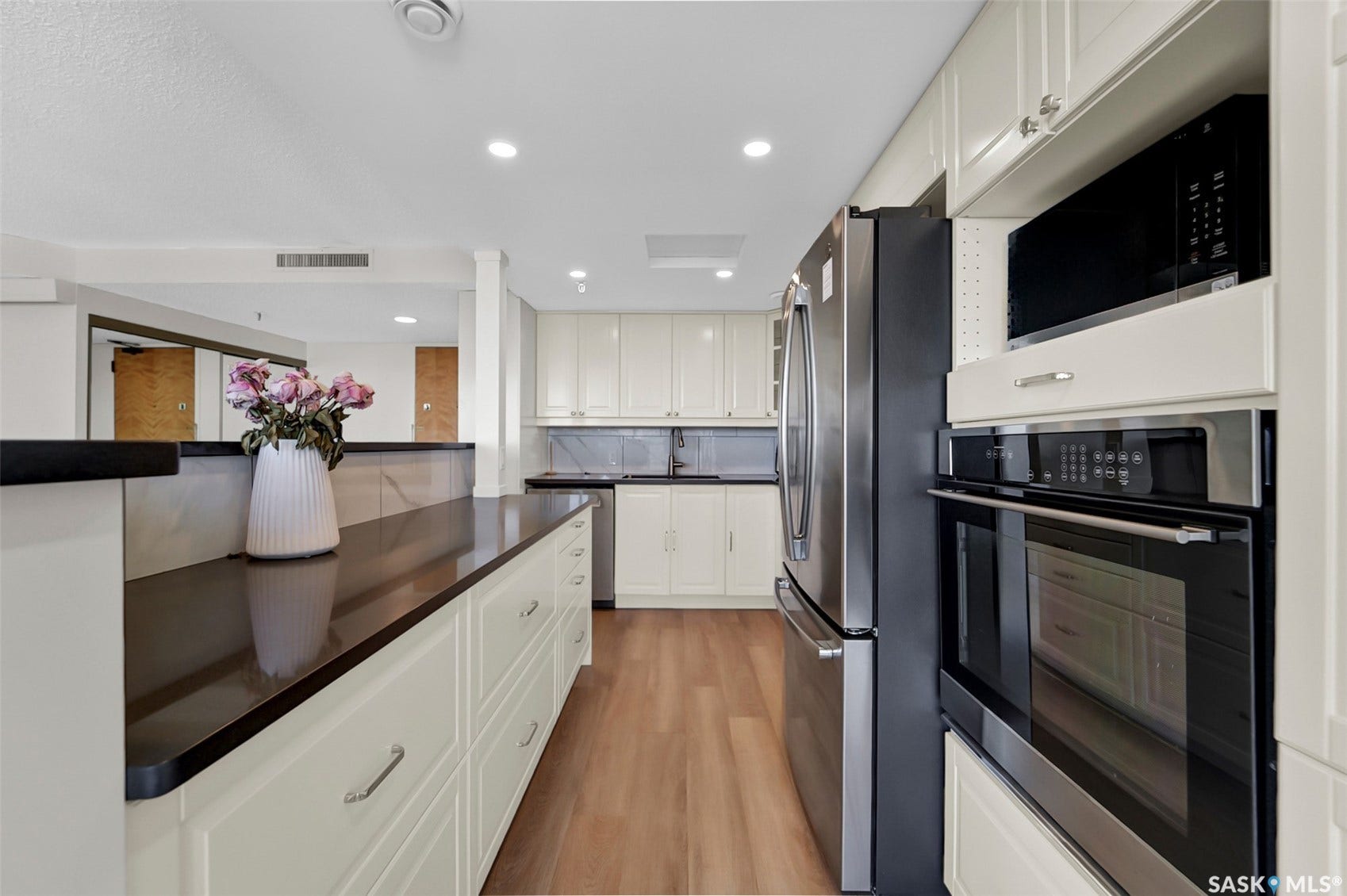 315 5th Avenue N, #2001, Saskatoon SK S7K 5Z8