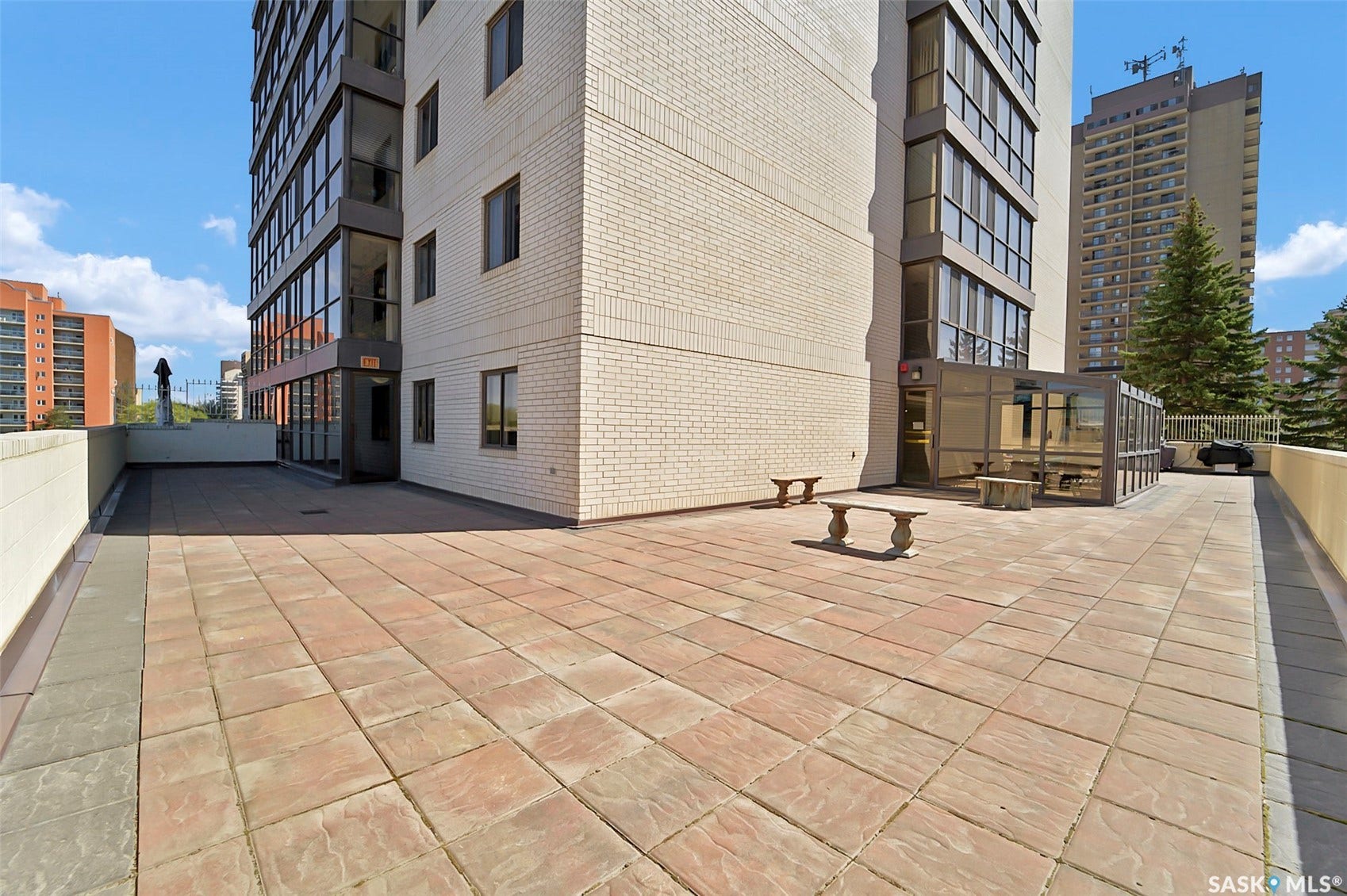 315 5th Avenue N, #2001, Saskatoon SK S7K 5Z8
