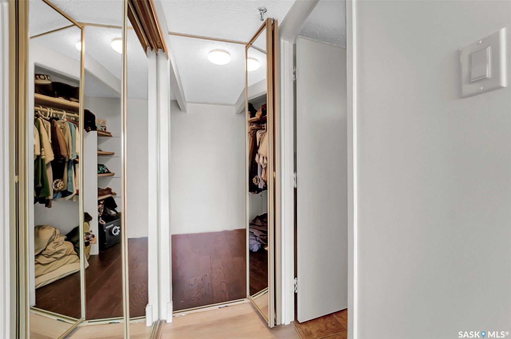 315 5th Avenue N, #2001, Saskatoon SK S7K 5Z8