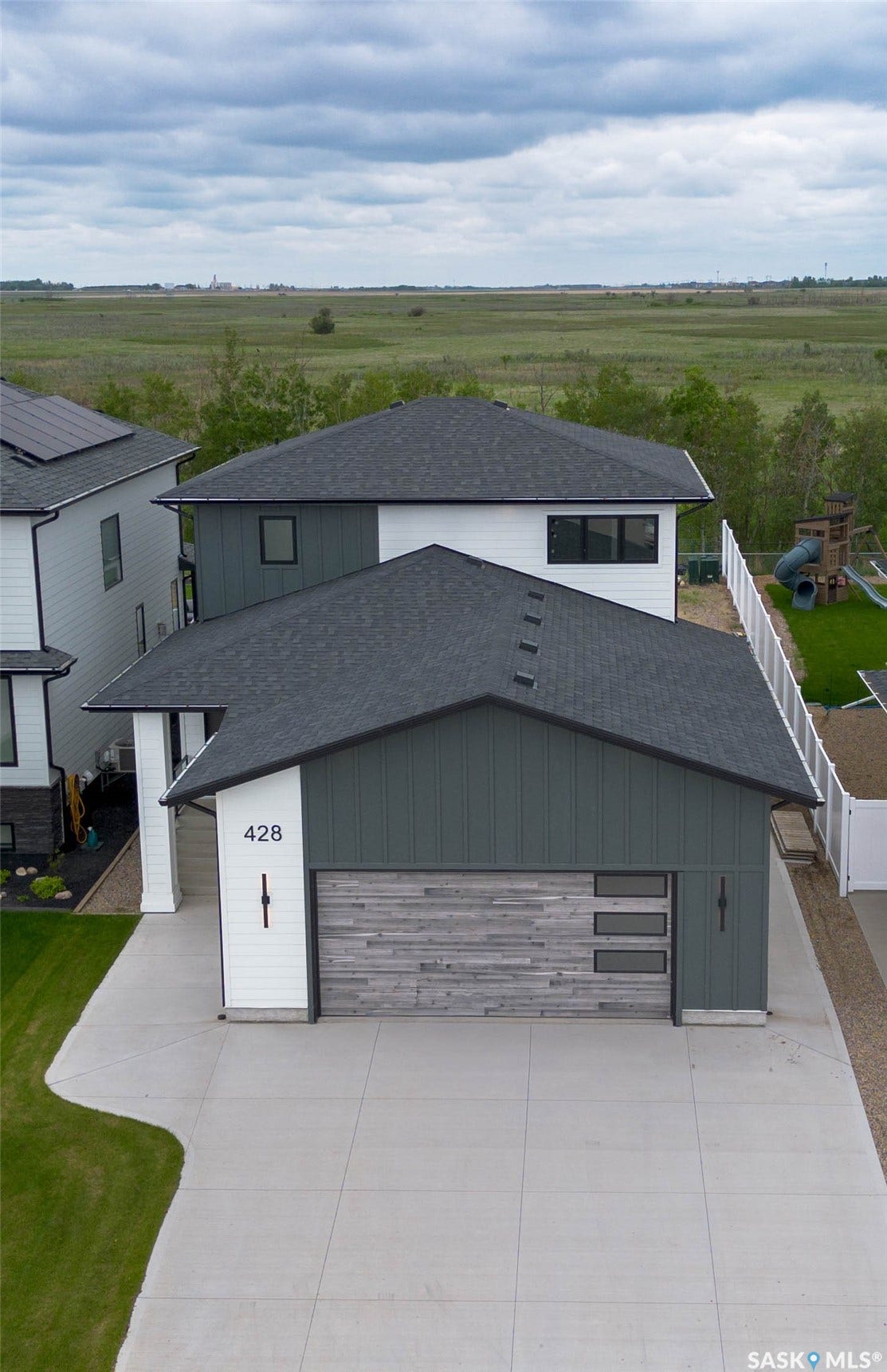 428 Woolf Bend, Saskatoon SK S7W 1E5