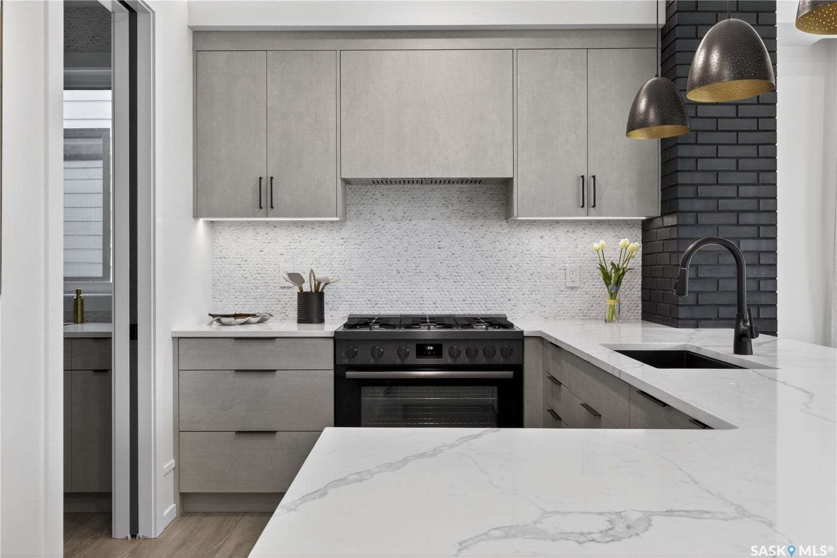 428 Woolf Bend, Saskatoon SK S7W 1E5