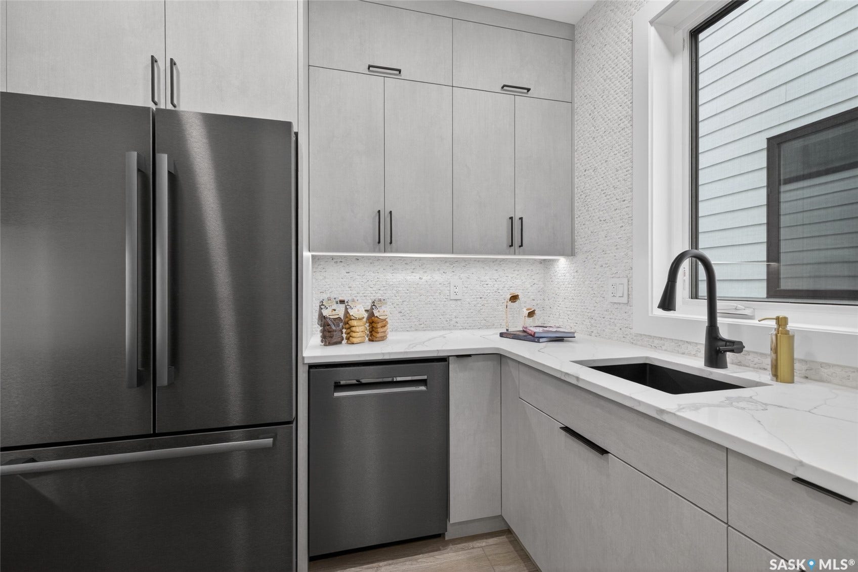 428 Woolf Bend, Saskatoon SK S7W 1E5