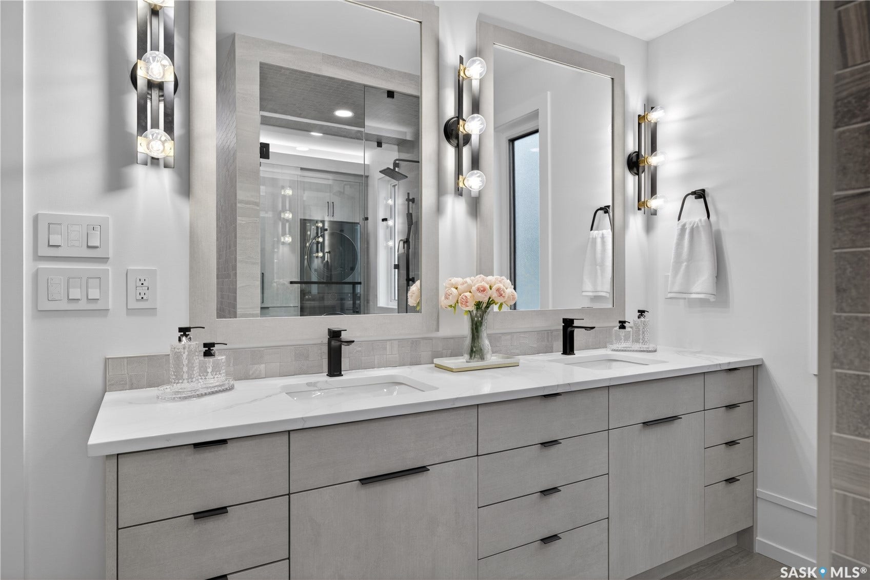 428 Woolf Bend, Saskatoon SK S7W 1E5