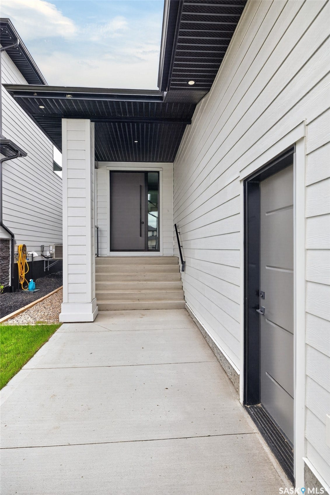 428 Woolf Bend, Saskatoon SK S7W 1E5