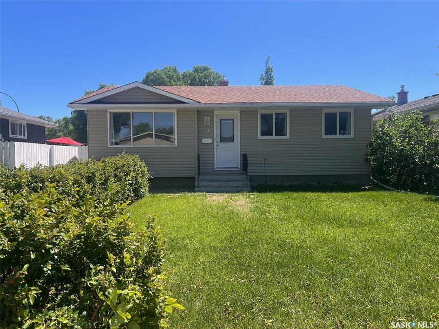 Property photo for 9 Carmichael Bay, Regina SK