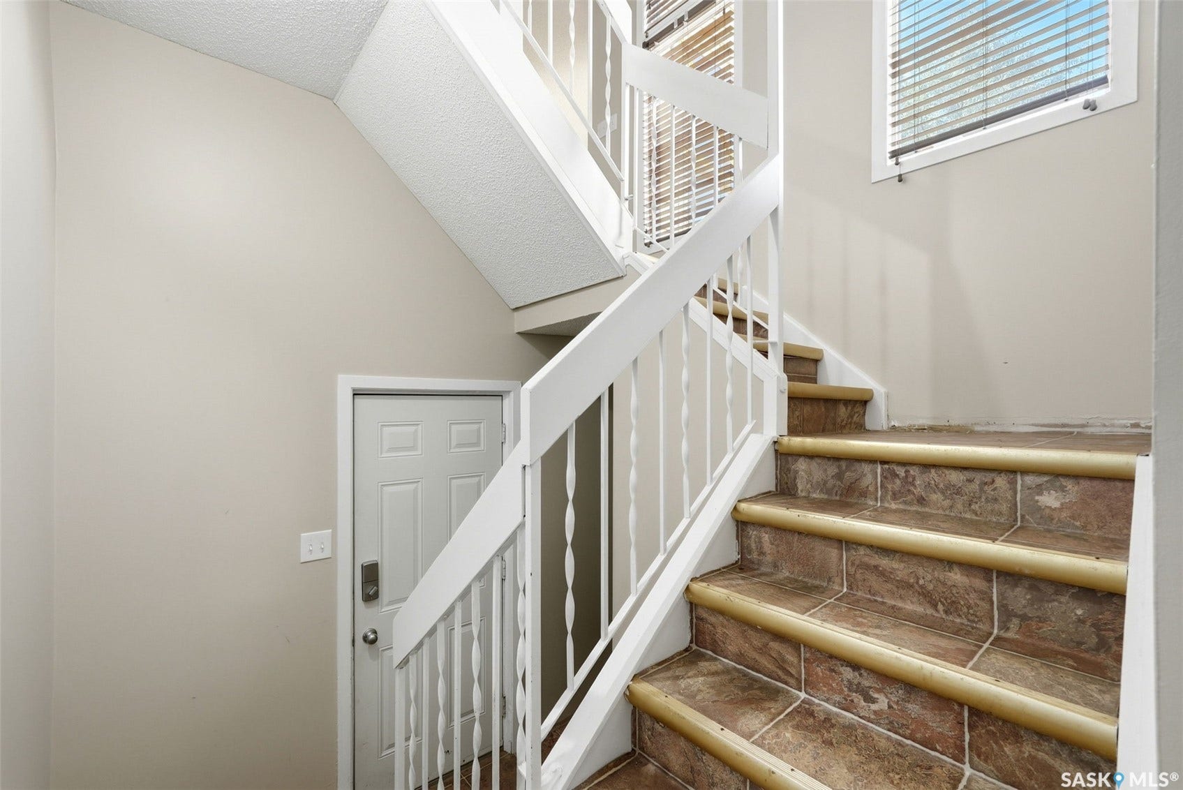 5056 10th Avenue, Regina SK S4T 7P4