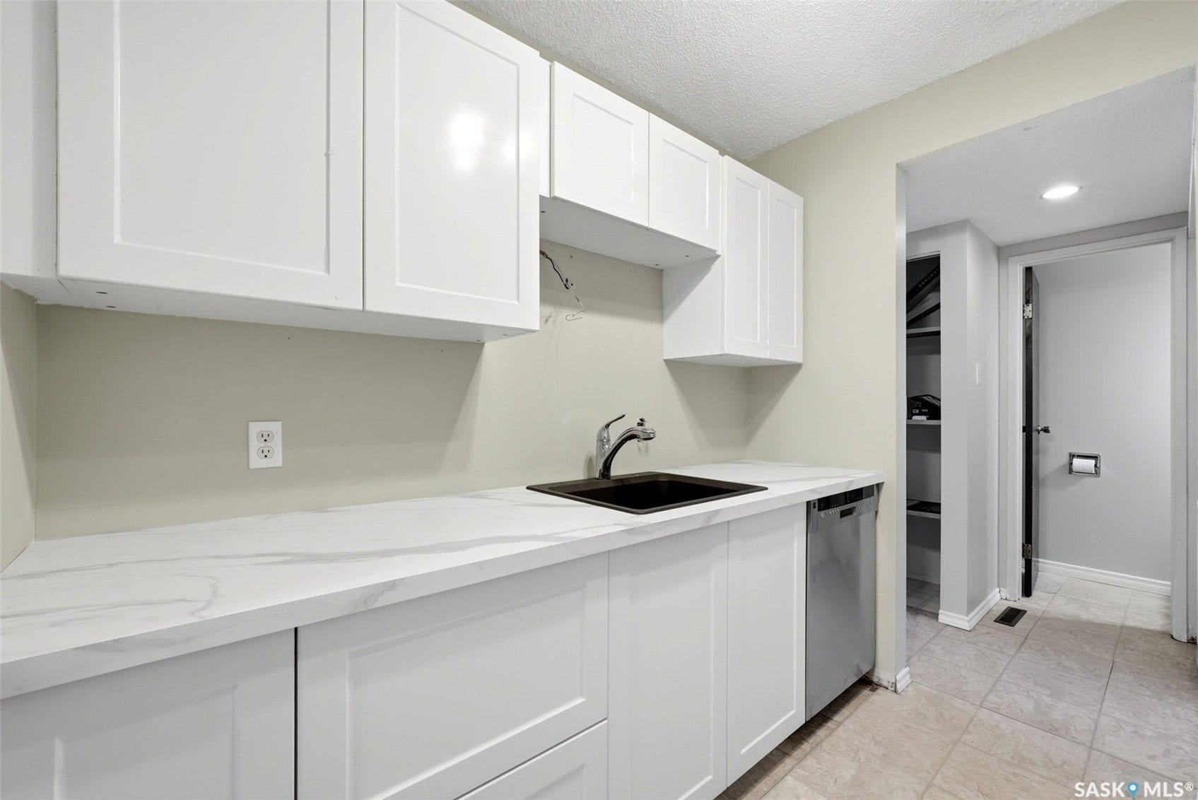 5056 10th Avenue, Regina SK S4T 7P4