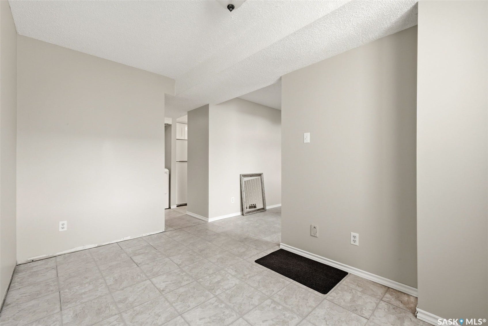 5056 10th Avenue, Regina SK S4T 7P4