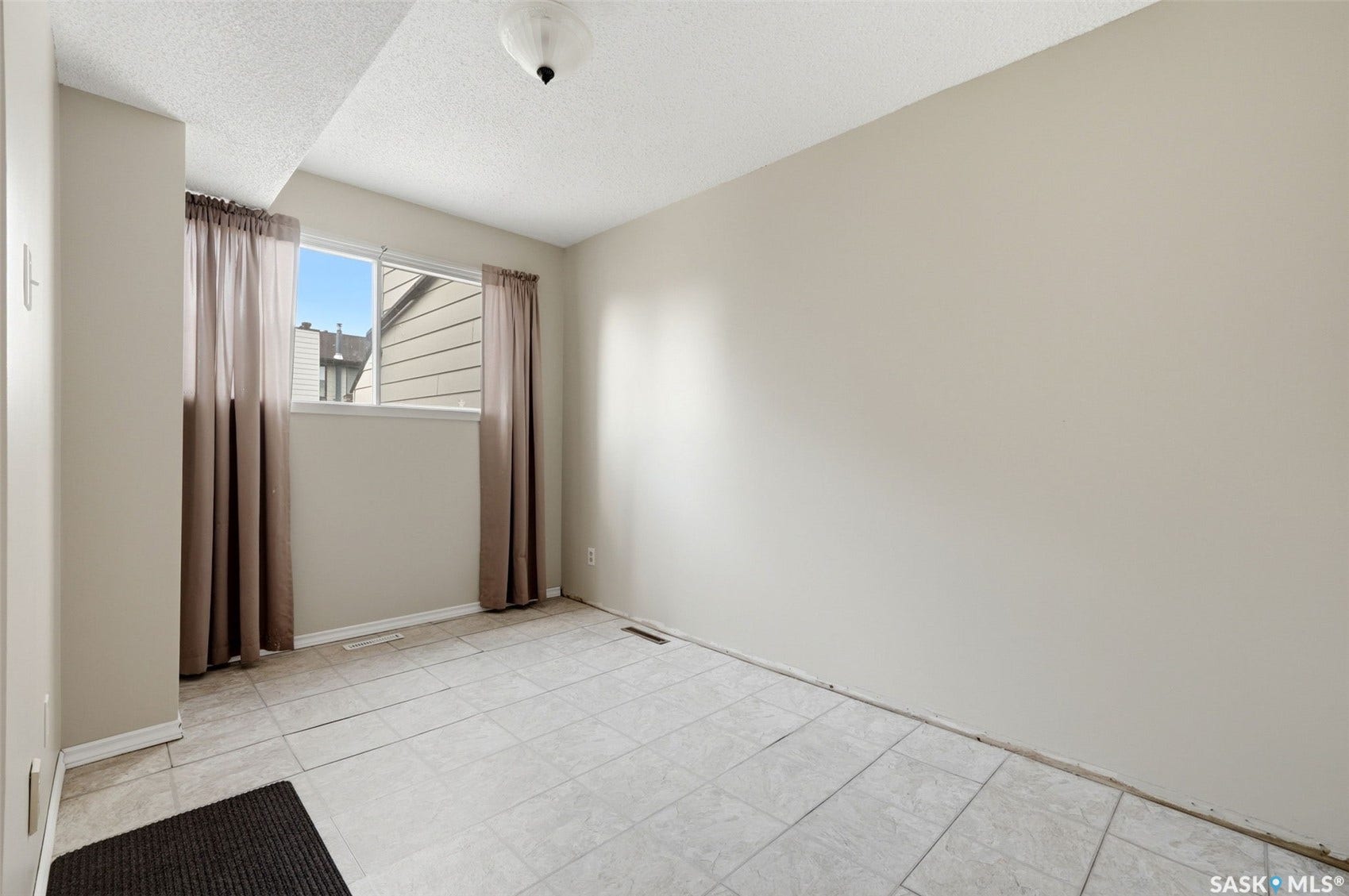 5056 10th Avenue, Regina SK S4T 7P4