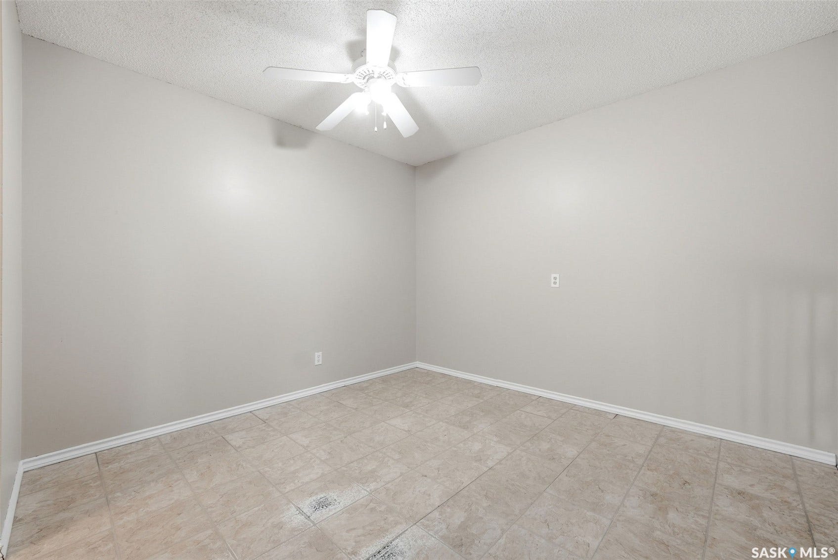 5056 10th Avenue, Regina SK S4T 7P4