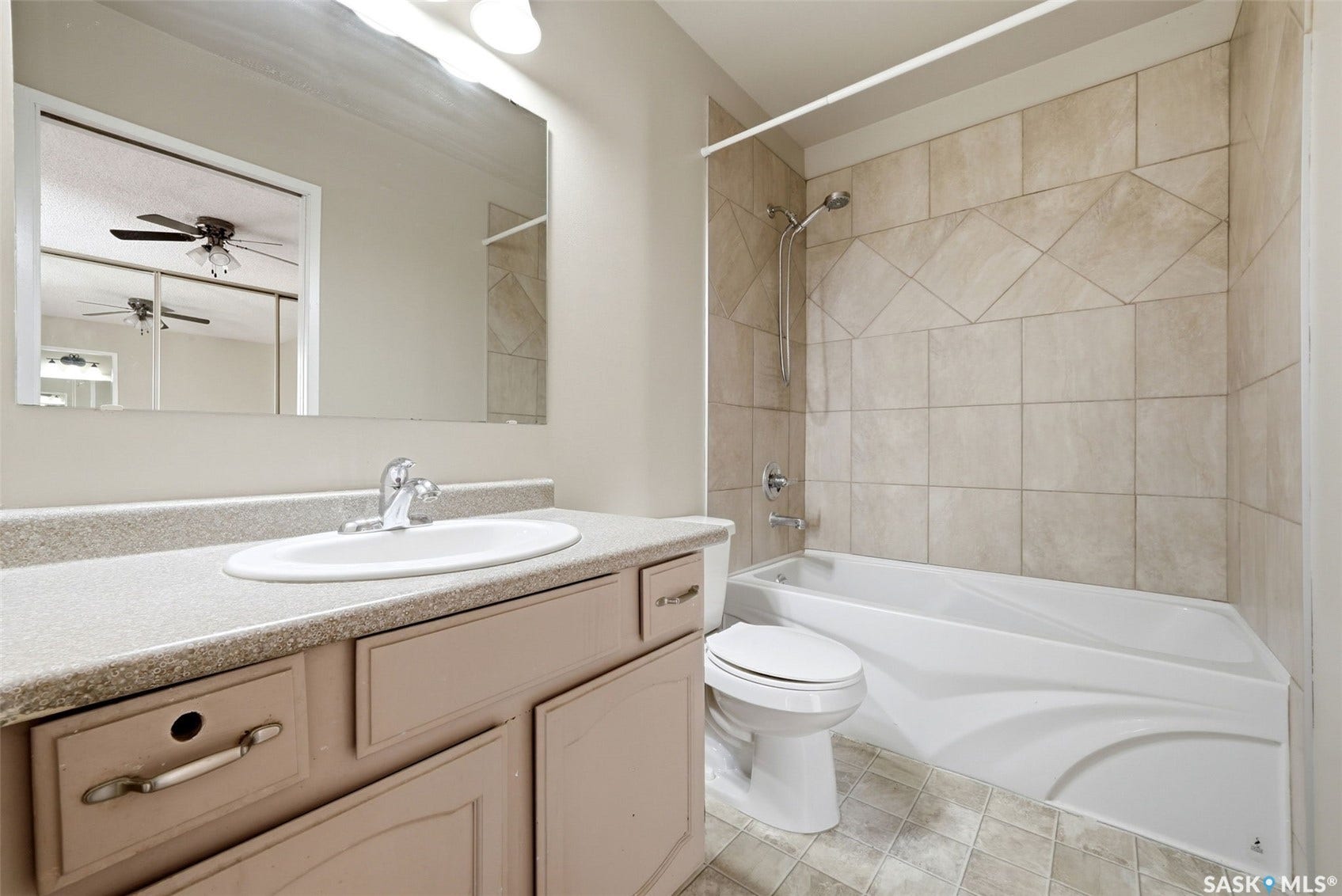5056 10th Avenue, Regina SK S4T 7P4
