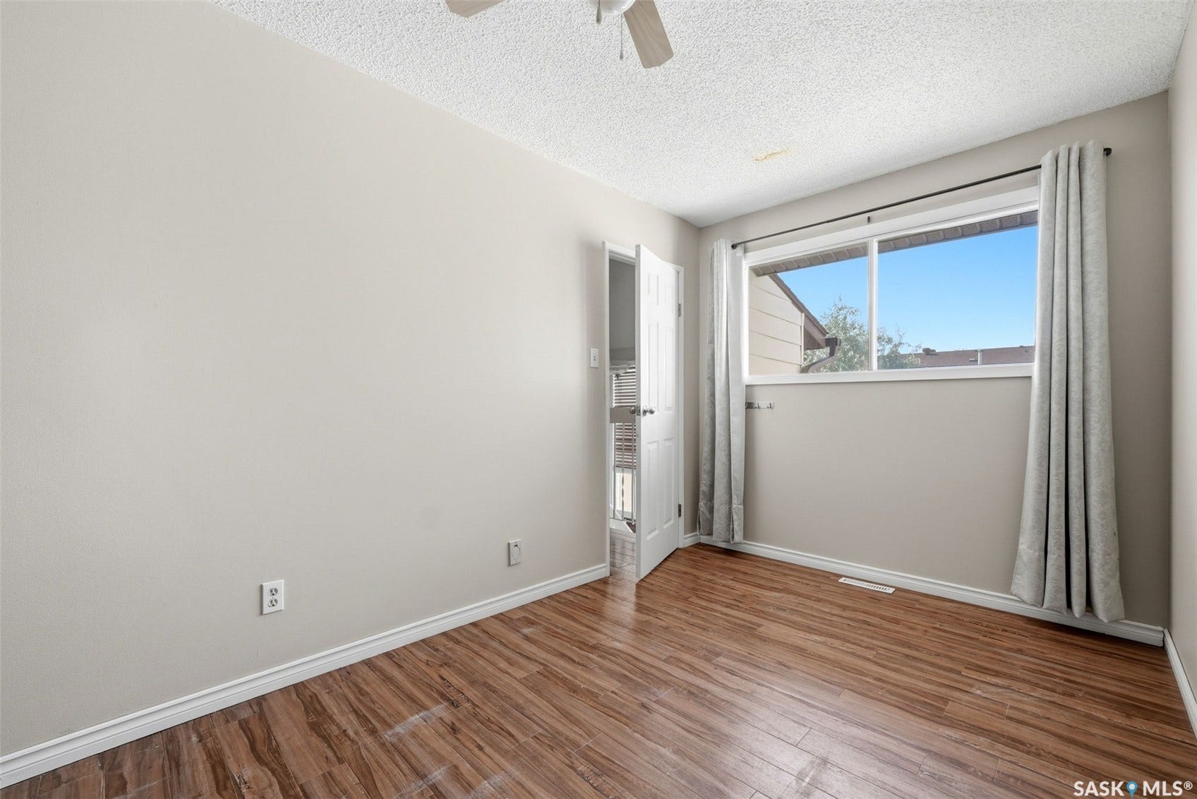 5056 10th Avenue, Regina SK S4T 7P4