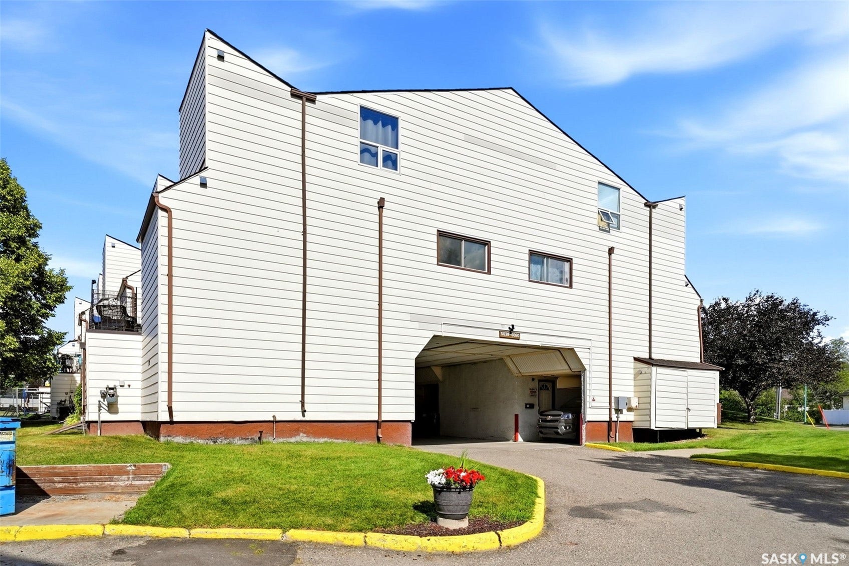 5056 10th Avenue, Regina SK S4T 7P4