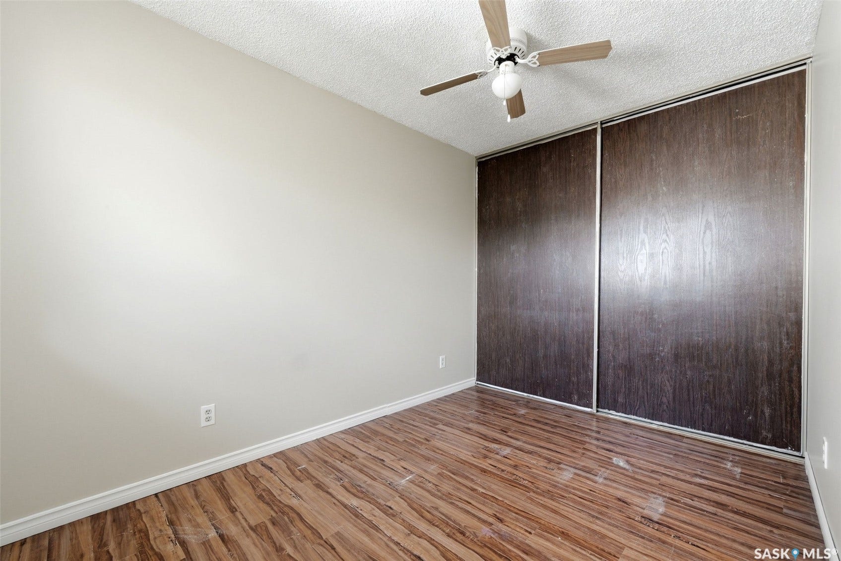 5056 10th Avenue, Regina SK S4T 7P4